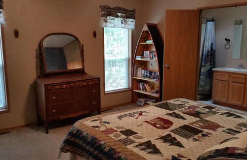 New Post Cabin | 3 bedroom 2 bathroom vacation home with lake view and dock, Right on trail # 33