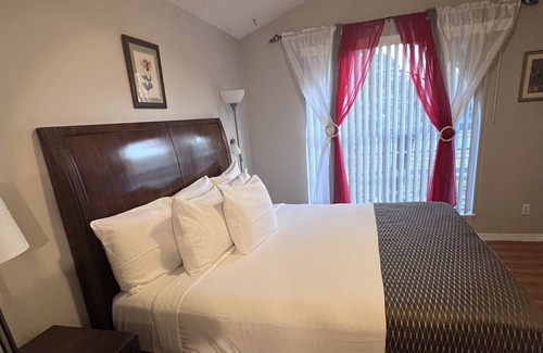 Ocoee House | 3 bedroom, 2 bathroom very spacious single family home