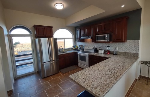 Las Conchas House | *3 Bedroom/2 KING Suites/3.5 Bathroom - Rooftop with Beautiful Ocean Views