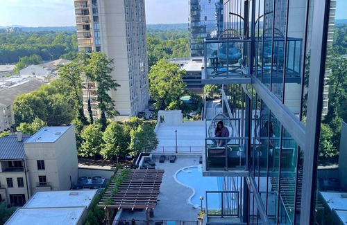 North Buckhead Apartment | 3-bedroom 3 bath Penthouse in superb Atlanta with fitness room, pool Lennox mall