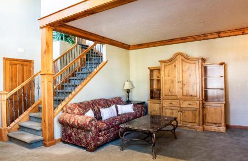 Midway Apartment | 3 Bedroom 3 Bathroom Zermatt Villages 773 condo