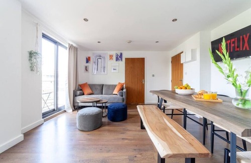 Hackney Central Apartment | 3 bedroom 3 bathrooms flat in the heart of Hackney