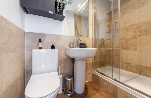 Hackney Central Apartment | 3 bedroom 3 bathrooms flat in the heart of Hackney