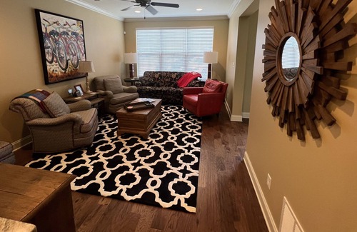 Oxford Condo | 3-Bedroom 3-"En Suite" Bathroom, less traffic, easy access to Ole Miss & Square!