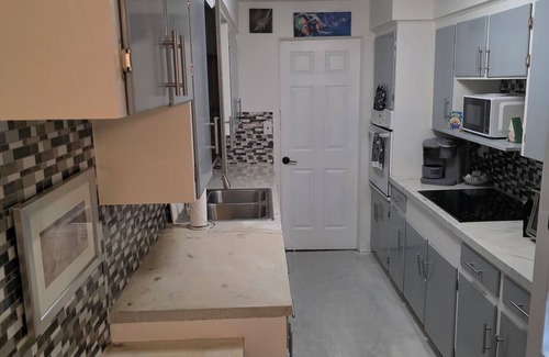 Sarasota House | 3-bedroom 4 beds and house in beautiful downtown near siesta key& lido beach!
