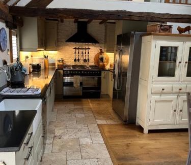 Chadlington House | 3 BEDROOM 5* BARN CONVERSION COTSWOLDS