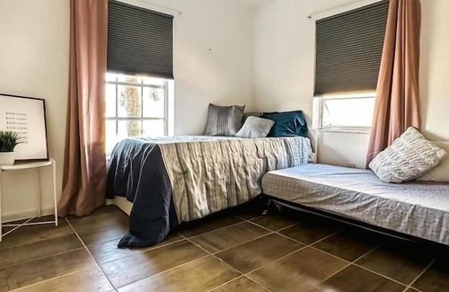 Deltona Lakes Apartment | 3 Bedroom 647889 by Houzlet
