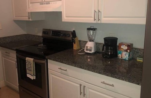 Ruskin Apartment | 3 Bedroom 670235 by Houzlet