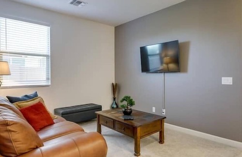 Laveen Village Apartment | 3 Bedroom 704238 by Houzlet