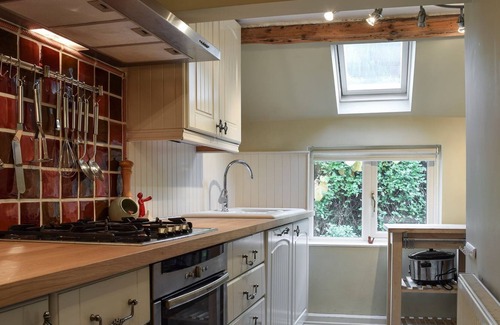 Snitterfield Cottage | 3 bedroom accommodation in Snitterfield, near Stratford-upon-Avon