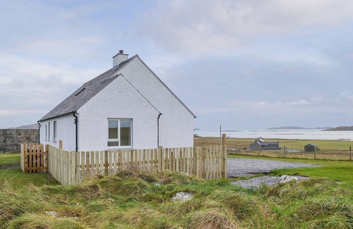 Aisgernis Cottage | 3 bedroom accommodation in Near Lochboisdale