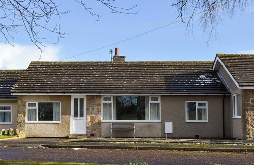 Newton by the Sea Cottage | 3 bedroom accommodation in Newton by the Sea