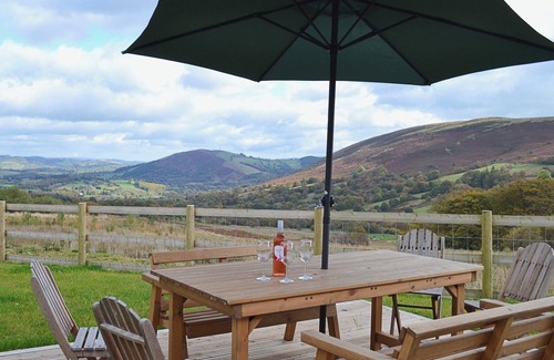 Llanwrthwl Cottage | 3 bedroom accommodation in near Llanwrthwl, Powys