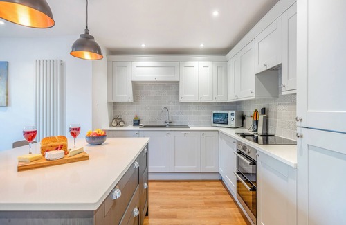 Holland-On-Sea Cottage | 3 bedroom accommodation in Clacton-on-Sea