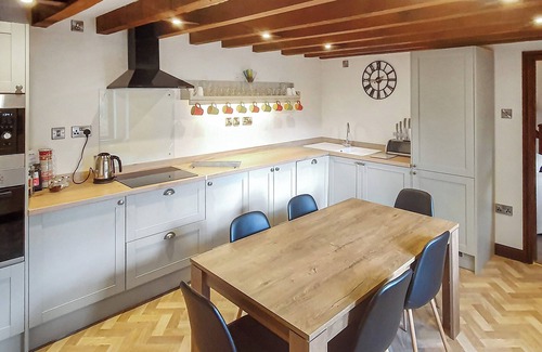 Holestone Moor Cottage | 3 bedroom accommodation in Lumsdale, Tansley Wood, near Matlock