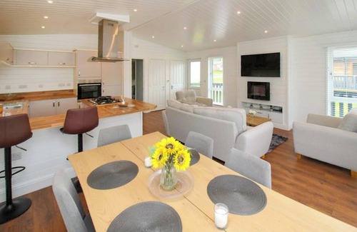 Woodham Walter Ski Chalet | 3 bedroom accommodation in Woodham Walter, Maldon