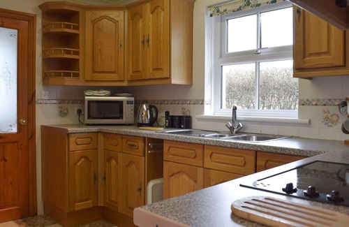 Broad Haven Cottage | 3 bedroom accommodation in Broadway, near Haverfordwest