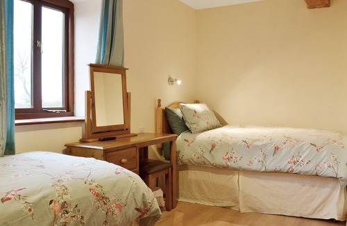 Overton-on-dee Cottage | 3 bedroom accommodation in Dudleston, near Ellesmere