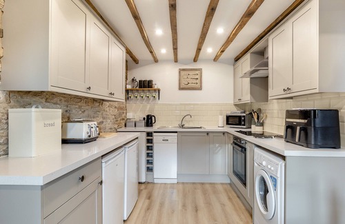 Cutthorpe Cottage | 3 bedroom accommodation in Cutthorpe, near Chesterfield
