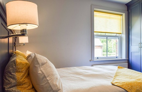 Lacey Green Cottage | 3 bedroom accommodation in Naphill, near High Wycombe