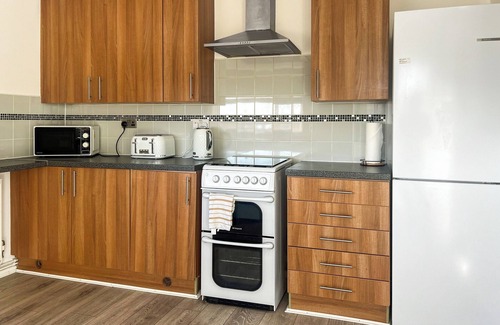 Port Talbot Cottage | 3 bedroom accommodation in Port Talbot, Wales