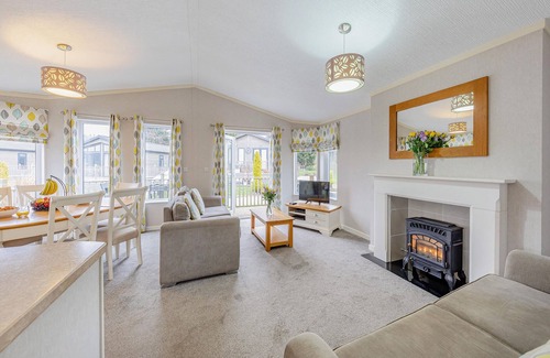 Ashby Woulds Cabin | 3 bedroom accommodation in Overseal, Nr Ashby-de-la-Zouch