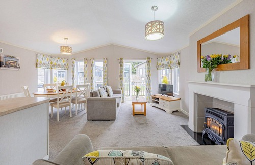 Ashby Woulds Cabin | 3 bedroom accommodation in Overseal, Nr Ashby-de-la-Zouch