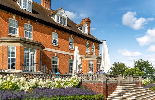 Bridgnorth Ski Chalet | 3 bedroom accommodation in Bridgnorth