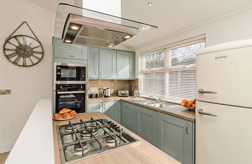 Stuppington Ski Chalet | 3 bedroom accommodation in Canterbury