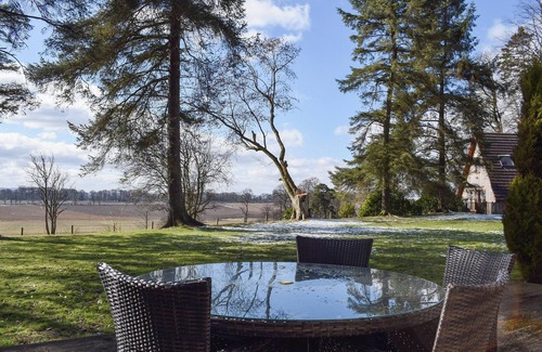 Dunfermline Cottage | 3 bedroom accommodation in Oakley, near Dunfermline