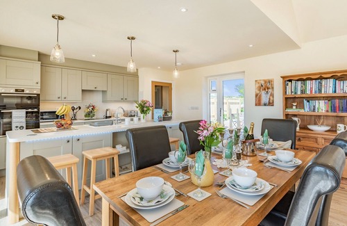 Alford Cottage | 3 bedroom accommodation in Fordington