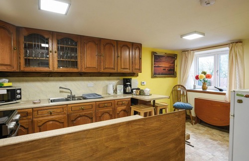Whitchurch Cottage | 3 bedroom accommodation in Macefen, near Whitchurch