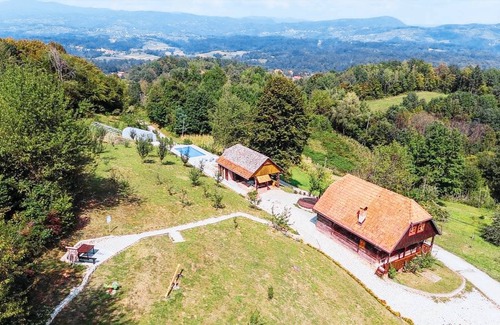 Zakanje House | 3 bedroom accommodation in Kamanje