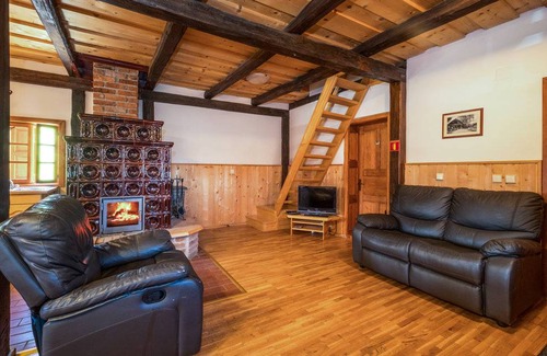 Zakanje House | 3 bedroom accommodation in Kamanje
