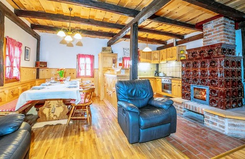 Zakanje House | 3 bedroom accommodation in Kamanje