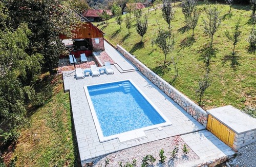 Zakanje House | 3 bedroom accommodation in Kamanje