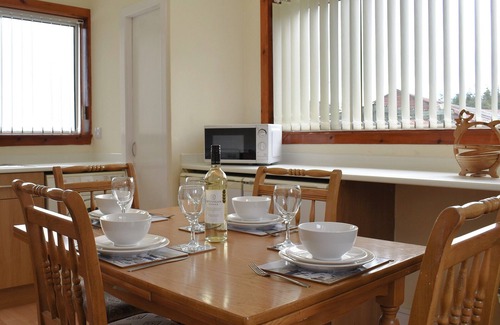 Fochabers Cottage | 3 bedroom accommodation in Orbliston, near Elgin