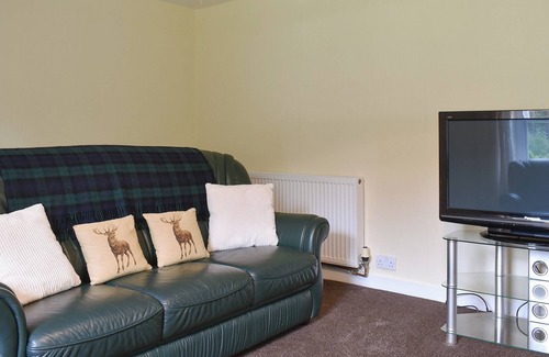Fochabers Cottage | 3 bedroom accommodation in Orbliston, near Elgin