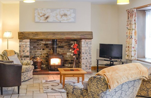 Lockerbie Cottage | 3 bedroom accommodation in Hangingshaw, near Lockerbie