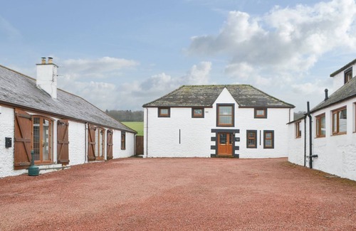 Lockerbie Cottage | 3 bedroom accommodation in Hangingshaw, near Lockerbie