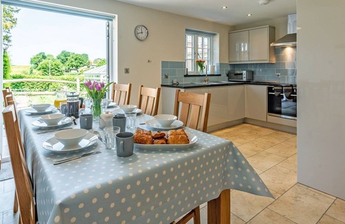Redlynch Cottage | 3 bedroom accommodation in Redlynch, near Salisbury