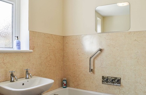 Shrewton Cottage | 3 bedroom accommodation in Shrewton, near Salisbury