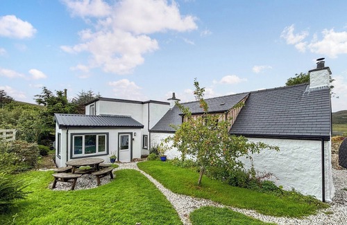 Breakish Cottage | 3 bedroom accommodation in Dunan, Isle of Skye