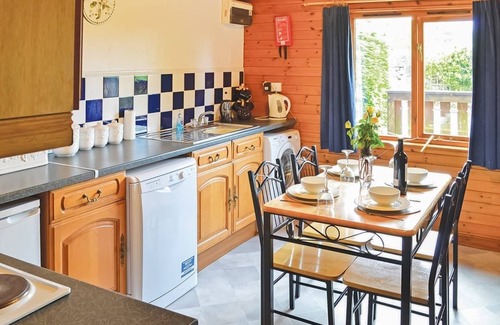 Bronygarth Ski Chalet | 3 bedroom accommodation in Bron-y-Garth, Oswestry