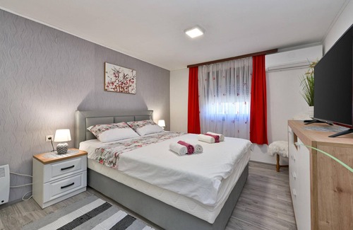 Pitomaca House | 3 bedroom accommodation in Sedlarica