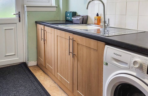 Airdrie Cottage | 3 bedroom accommodation in Plains, near Glasgow