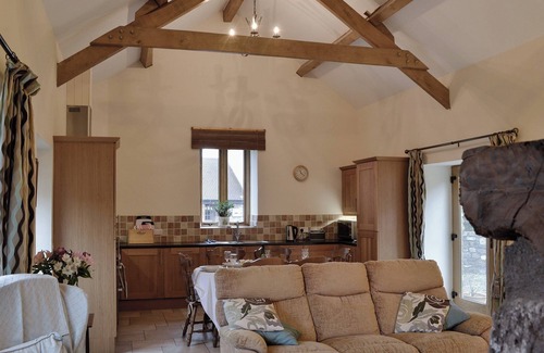Crynant Cottage | 3 bedroom accommodation in Middleton, near Swansea