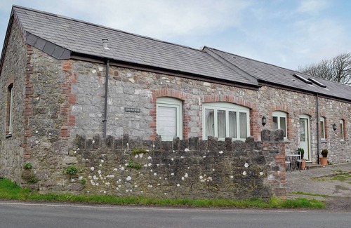 Crynant Cottage | 3 bedroom accommodation in Middleton, near Swansea