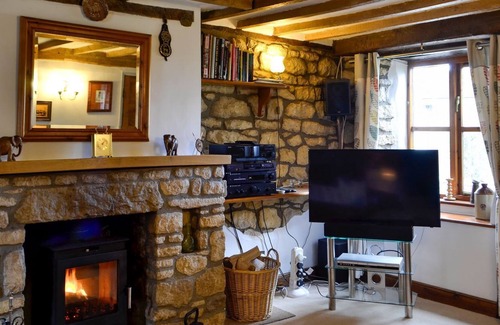 North Nibley Cottage | 3 bedroom accommodation in North Nibley, near Dursley