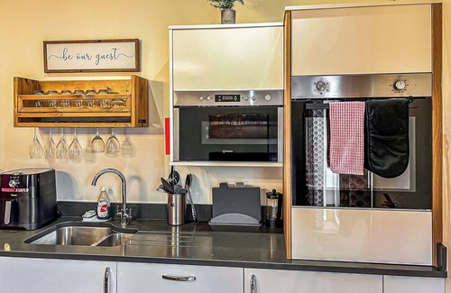 Flaxton Ski Chalet | 3 bedroom accommodation in Flaxton
